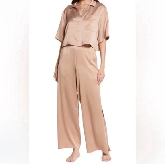 House of Harlow 1960 Soft Nude Wide-Leg Satin Pant Set - Picture 2 of 6